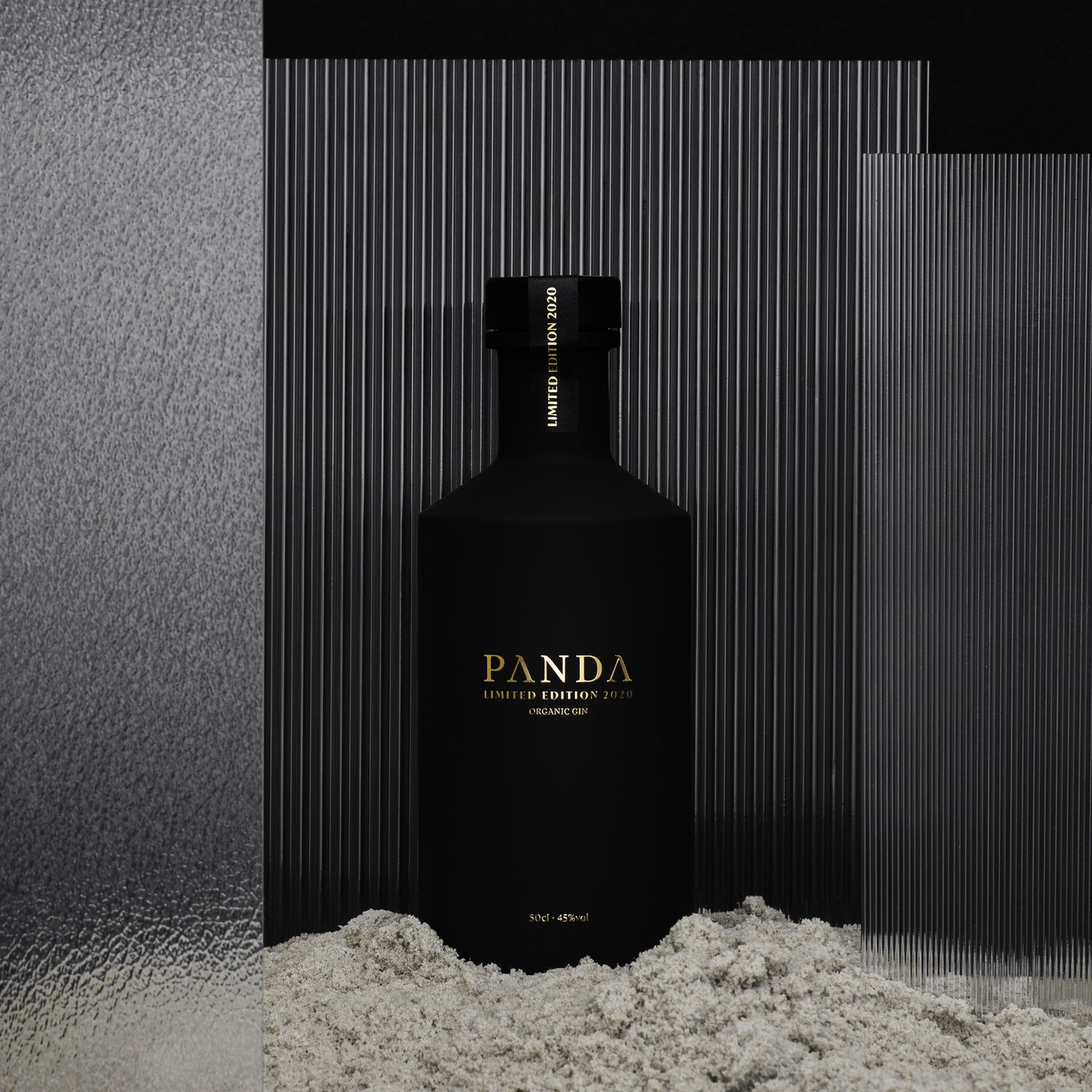 Limited Edition 2020 Panda Gin Black - sand and plexi shooting