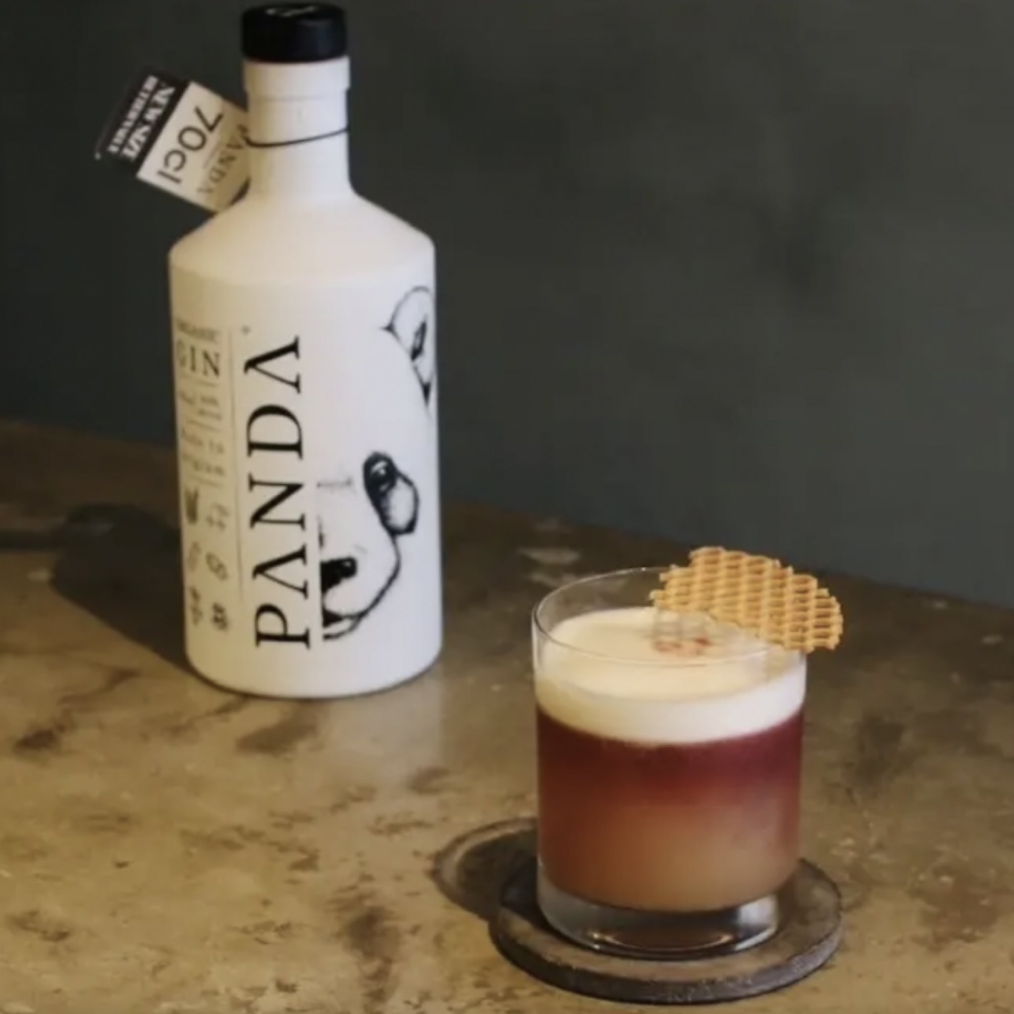 Sōshō Onodera crée un cocktail Panda Gin